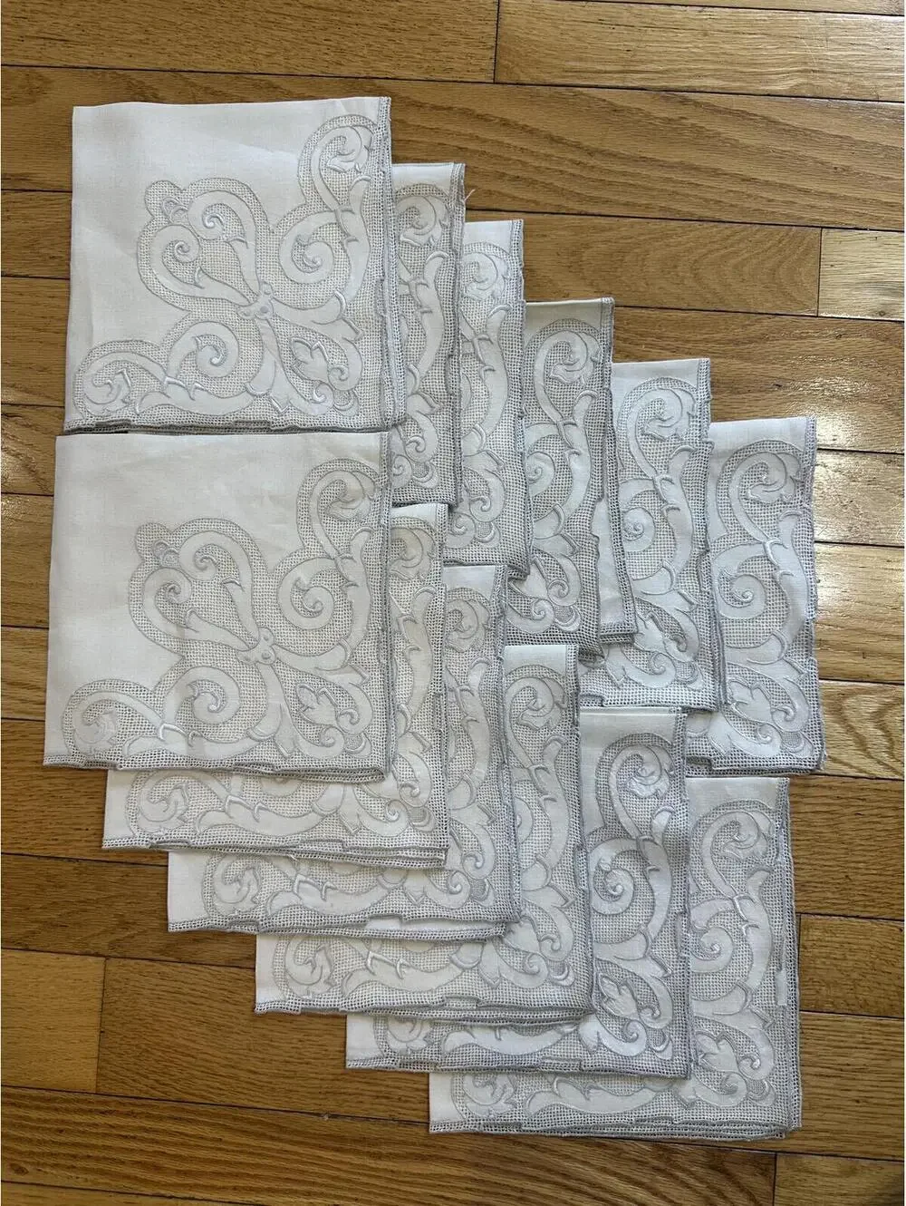 12 VTG Linen Cutwork Lace Napkins 16x16 Wedding Richelieu-style Embroidery